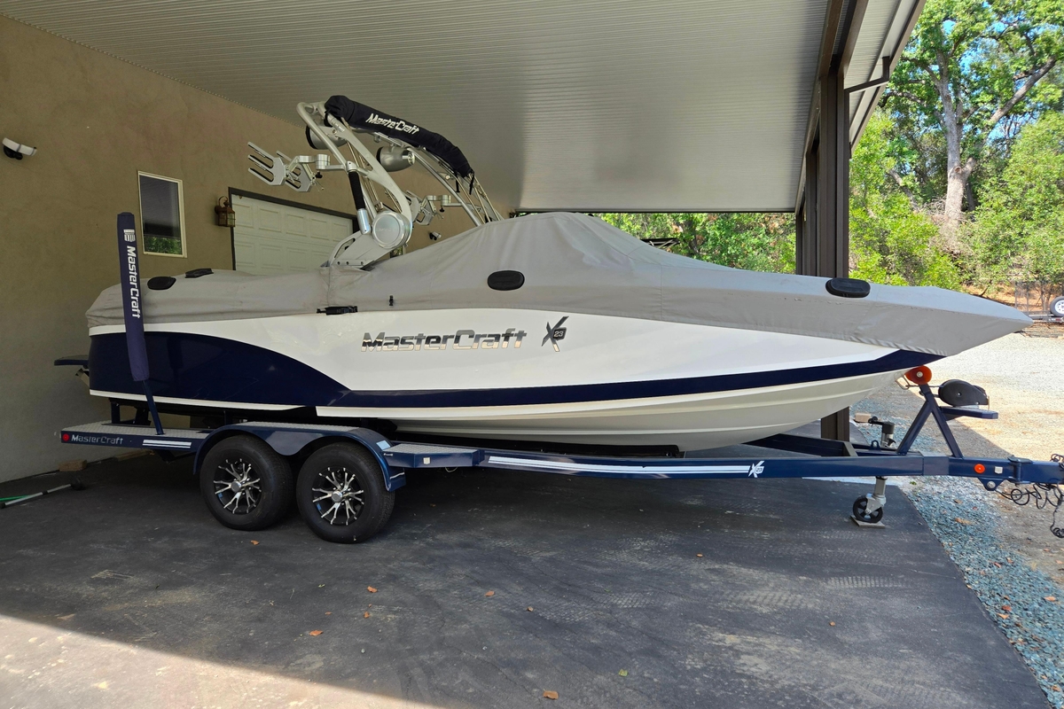 2016 MasterCraft X23 - Sold Boat
