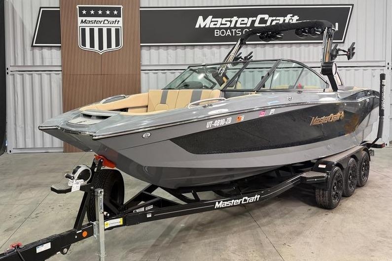 2022 MasterCraft X26 - Sold Boat