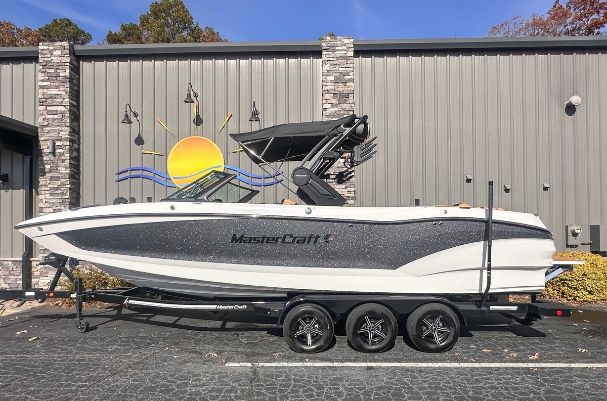 2024 MasterCraft X26 - Sold Boat