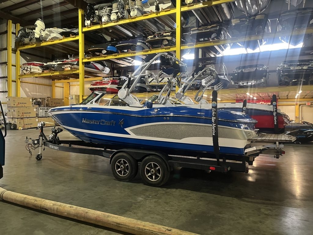 2016 MasterCraft X30 - Sold Boat
