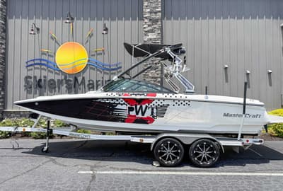 BOATZON | MasterCraft XStar Pro Wakeboard Team Edition 2010 BOATZON | MasterCraft XStar Pro Wakeboard Team Edition 2010