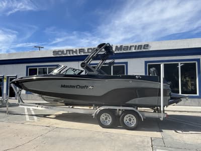 BOATZON | MasterCraft XT Series XT24 2026
