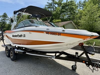 BOATZON | MasterCraft XT20 2017