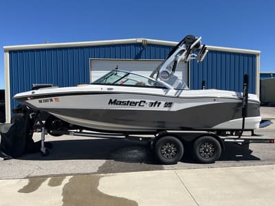 BOATZON | MasterCraft XT20 2019
