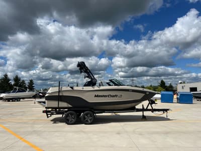 BOATZON | MasterCraft XT20 2025