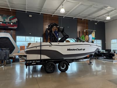 BOATZON | MasterCraft XT20 2025