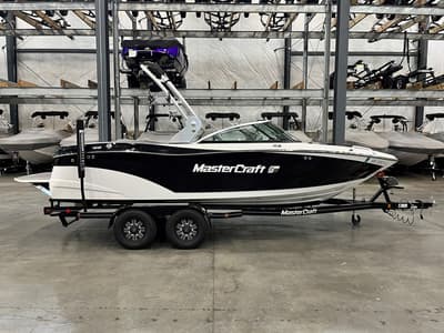 BOATZON | MasterCraft XT21 2018
