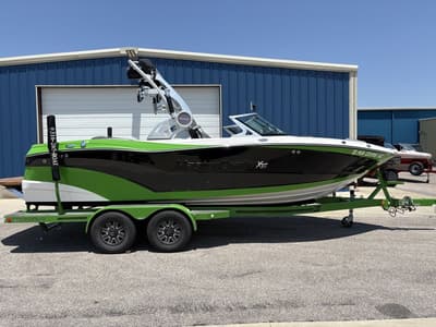 BOATZON | MasterCraft XT21 2018