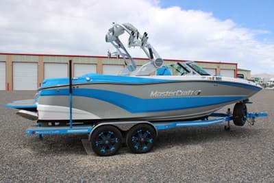BOATZON | MasterCraft XT22 2018