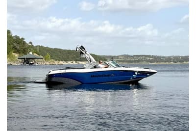 BOATZON | MasterCraft XT22 2019