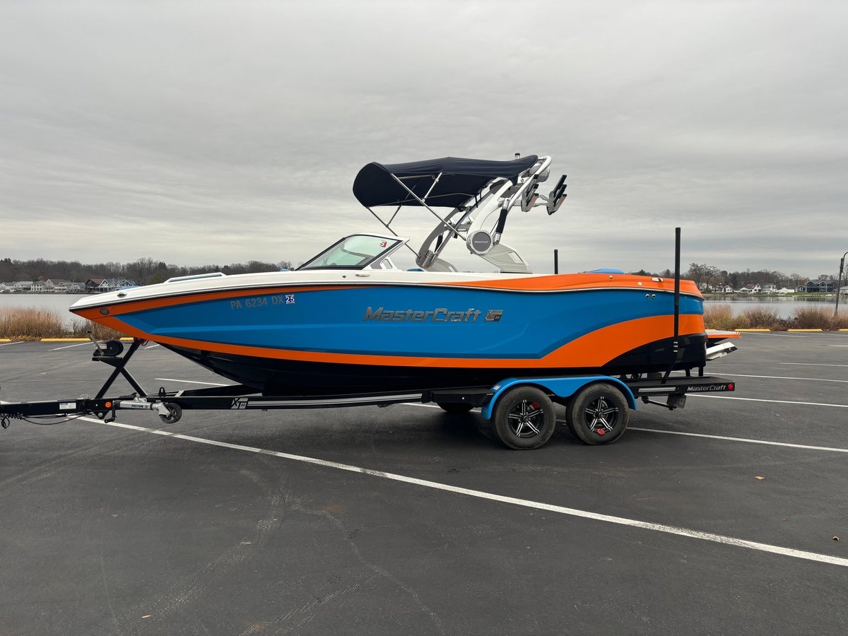 2020 MasterCraft XT22 - Sold Boat