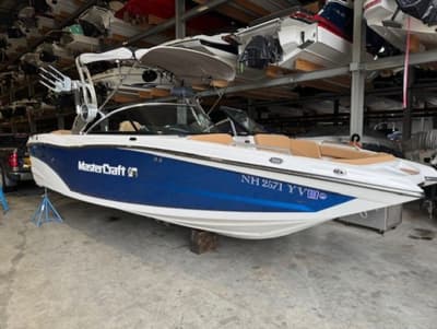 BOATZON | MasterCraft XT22 2020