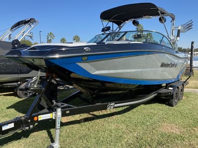 BOATZON | MasterCraft XT22 2020