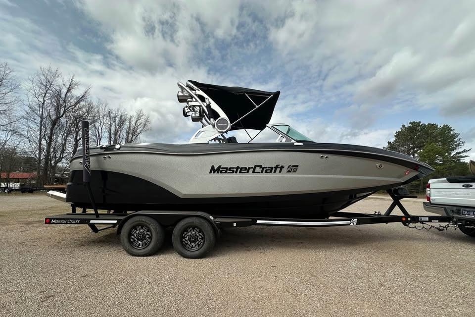 2021 MasterCraft XT22 - Sold Boat