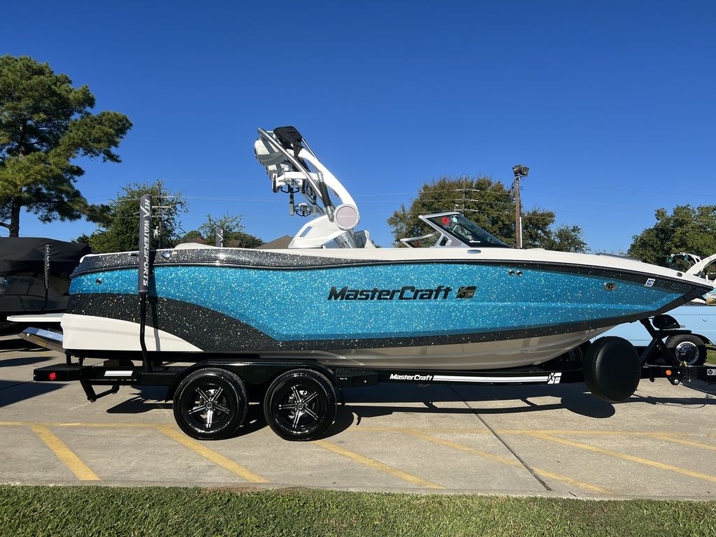 2021 MasterCraft XT22 - Sold Boat