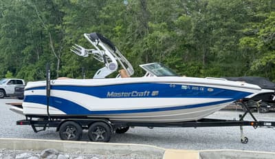 BOATZON | MasterCraft XT22 2021