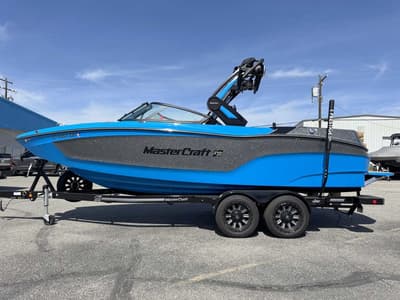 BOATZON | MasterCraft XT22 2022
