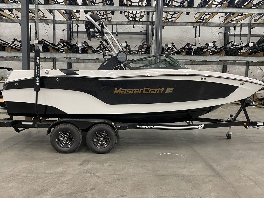 2022 MasterCraft XT22 - Sold Boat
