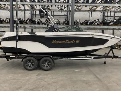 BOATZON | MasterCraft XT22 2022 BOATZON | MasterCraft XT22 2022