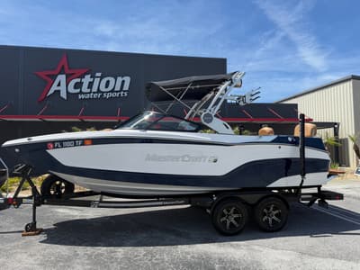 BOATZON | MasterCraft XT22 2022