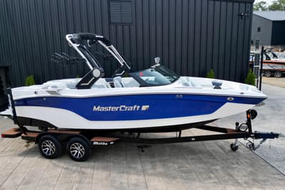 BOATZON | MasterCraft XT22 2023