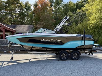 BOATZON | MasterCraft XT22 2023