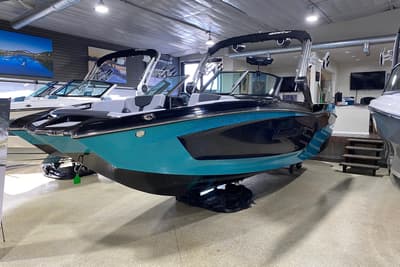 BOATZON | MasterCraft XT22 2025