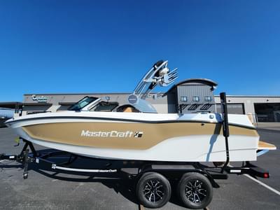 BOATZON | MasterCraft XT22 2026
