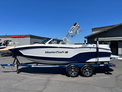 BOATZON | MasterCraft XT22 2026