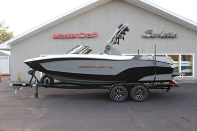 BOATZON | MasterCraft XT22 2026