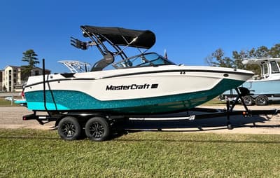 BOATZON | MasterCraft XT22 2026