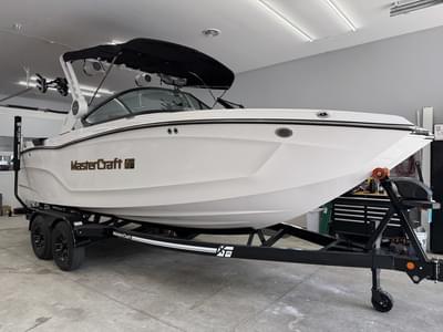 BOATZON | MasterCraft XT22 2026