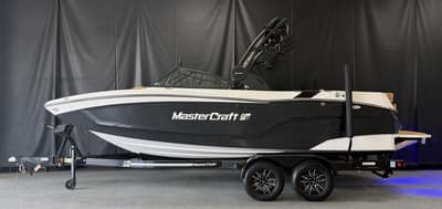 BOATZON | MasterCraft XT22 2026