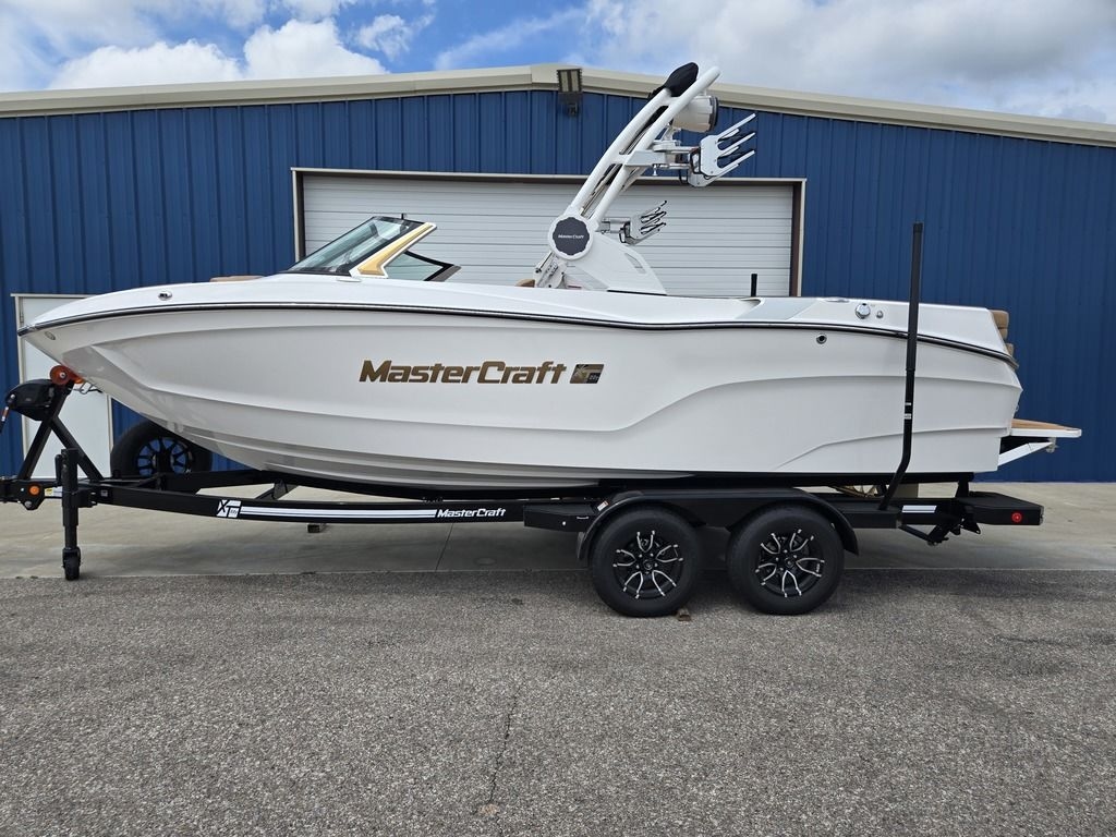 2026 MasterCraft XT22T - Sold Boat