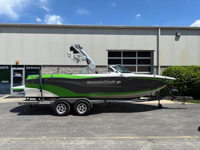BOATZON | MasterCraft XT23 2017