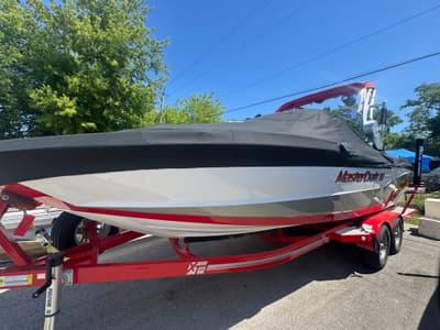 BOATZON | MasterCraft XT23 2017