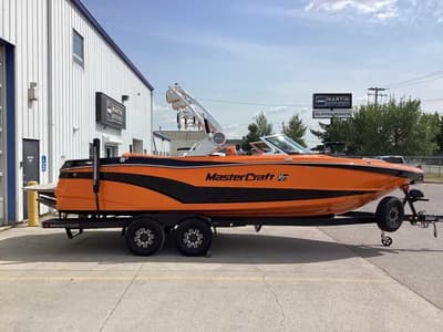 BOATZON | MasterCraft XT23 2018
