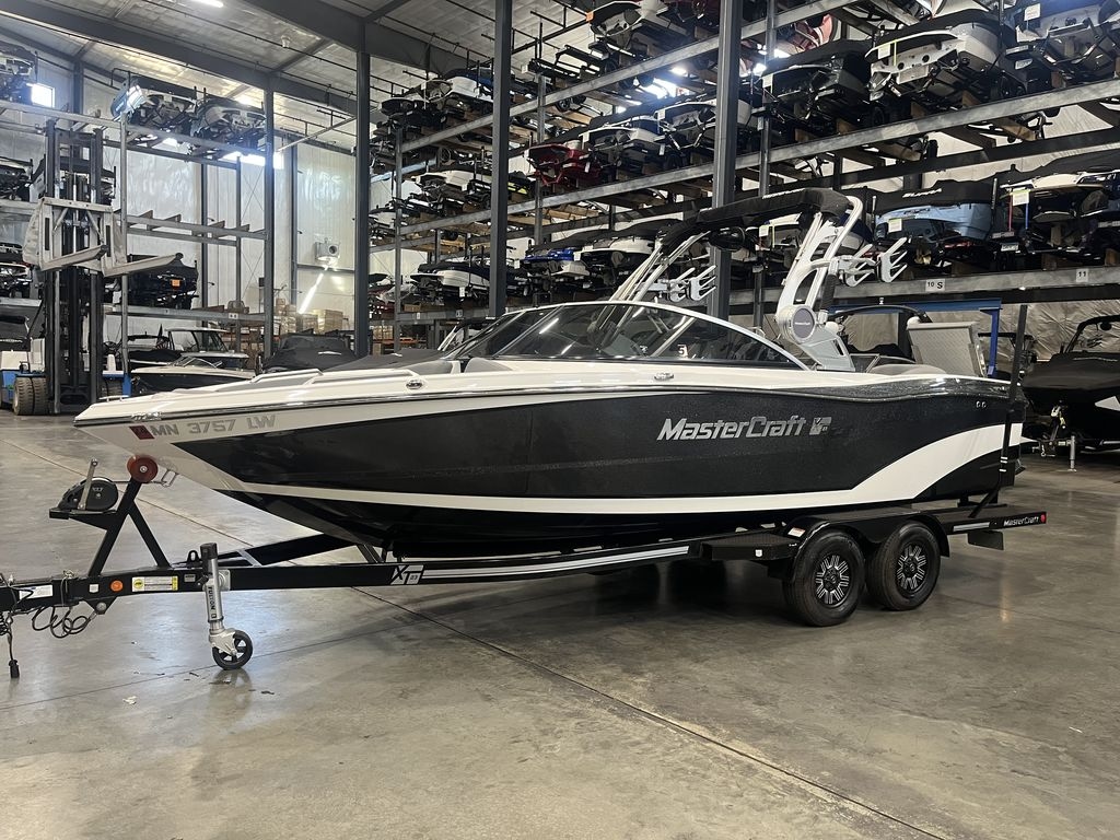 2019 MasterCraft XT23 - Sold Boat