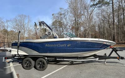 BOATZON | MasterCraft XT23 2020