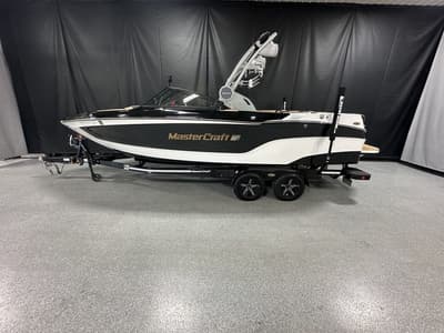 BOATZON | MasterCraft XT23 2022