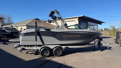 BOATZON | MasterCraft XT23 2026