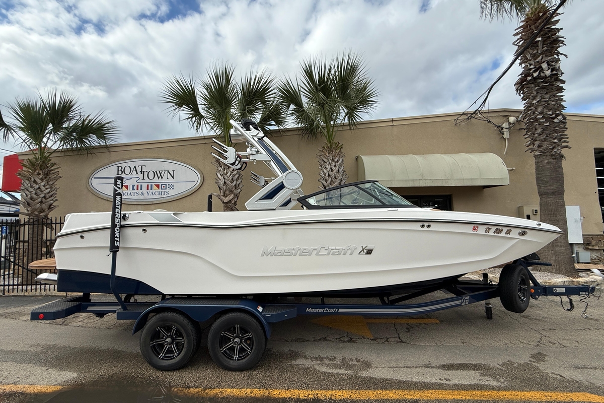 2022 MasterCraft XT24 - Sold Boat