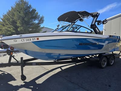 BOATZON | MasterCraft XT24 2022