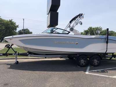 BOATZON | MasterCraft XT24 2022