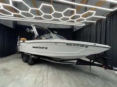 BOATZON | MasterCraft XT24 2022