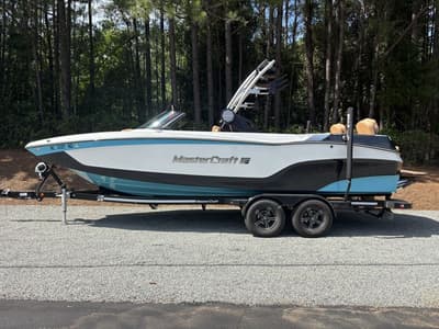 BOATZON | MasterCraft XT24 2023