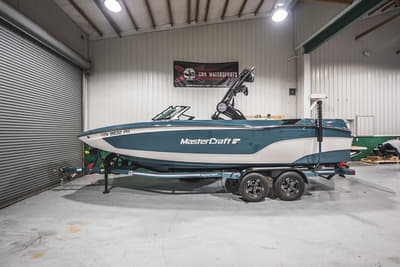 BOATZON | MasterCraft XT24 2025