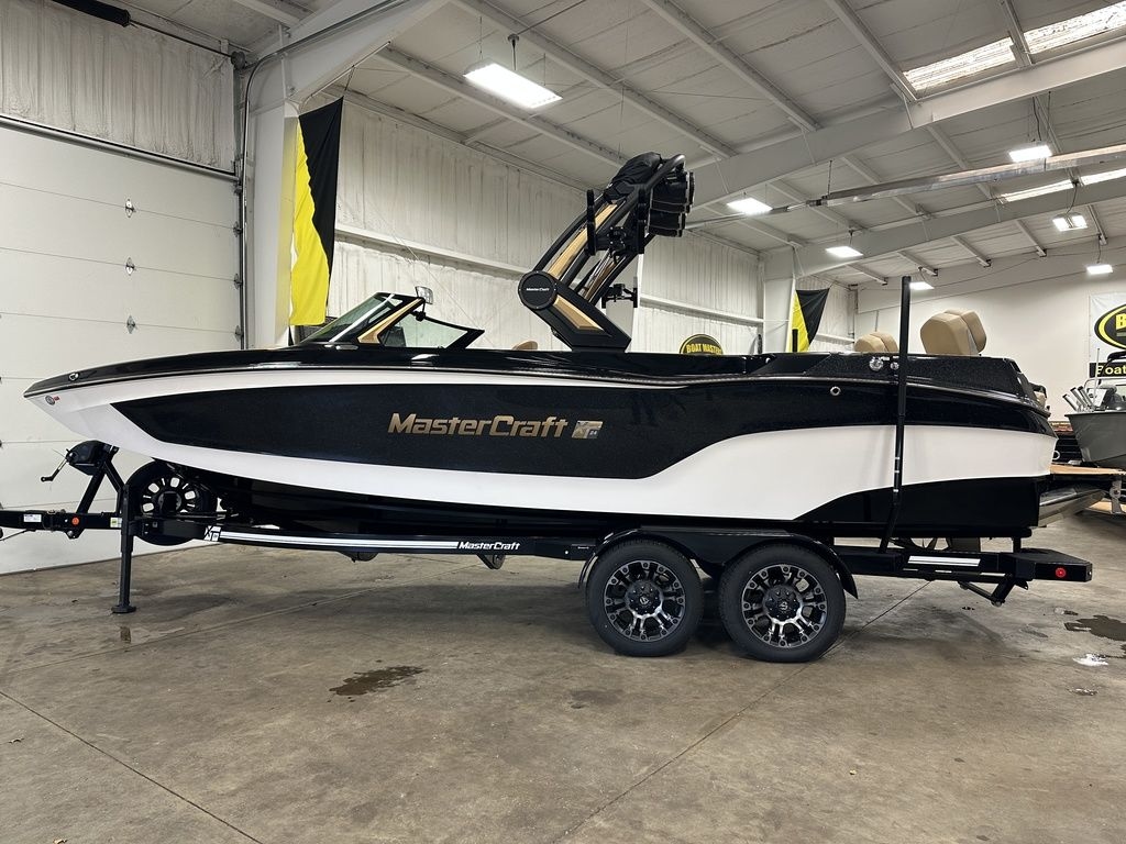 2025 MasterCraft XT24 - Sold Boat