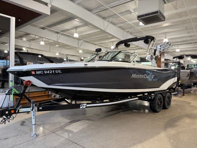 BOATZON | MasterCraft XT25 2018