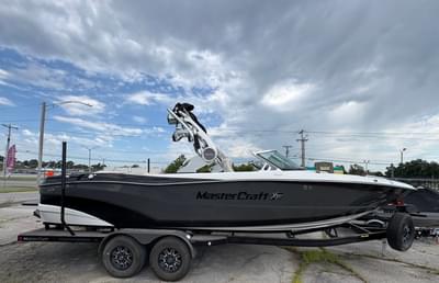 BOATZON | MasterCraft XT25 2019